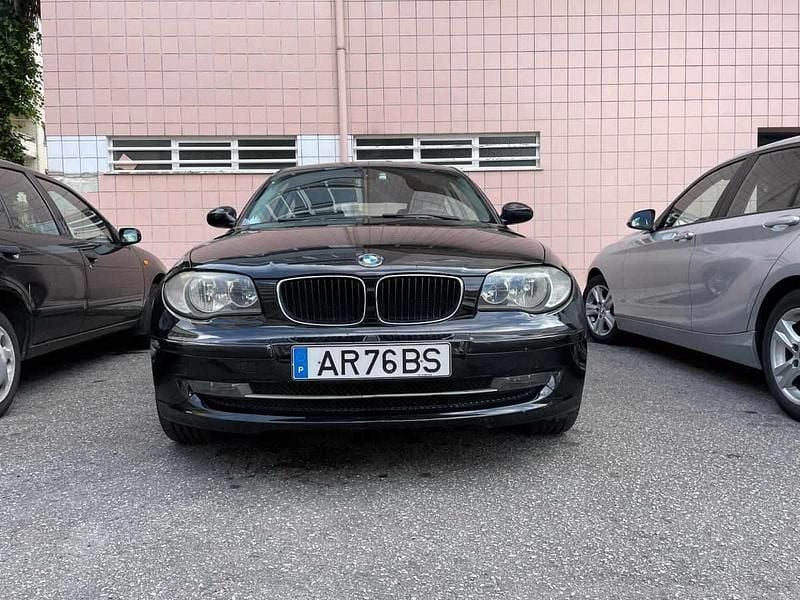 Preto Usado 2008 BMW 118 Citadino | € 6.200 (Bom preço) - Imagem 1/4
