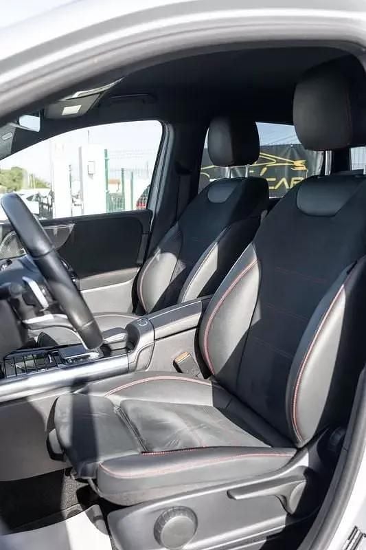 Usado Mercedes B200 AMG line 150 HP (110 kW) 2022 Cinza antracite Monovolume