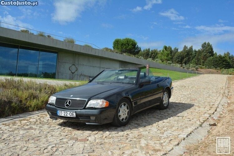 Usado Mercedes SL300 231 HP (169 kW) 1991 Preto