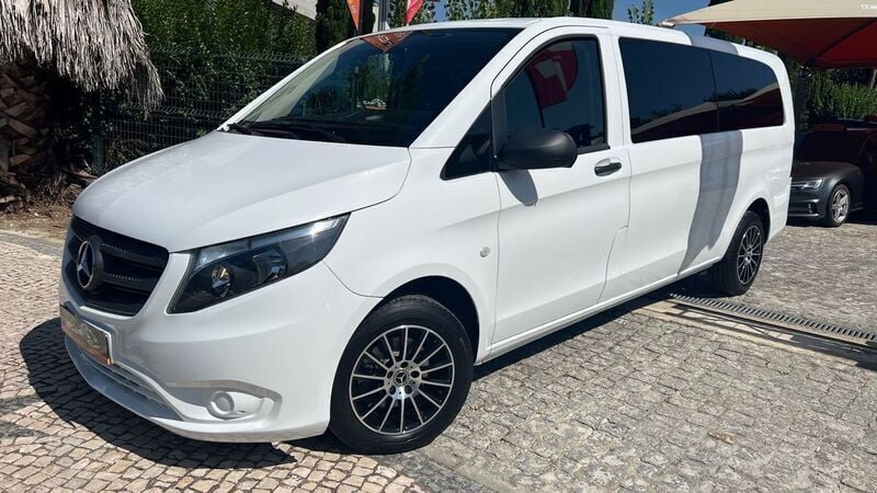 Branco Usado 2021 Mercedes Vito Monovolume | € 32.950 - Imagem 1/4