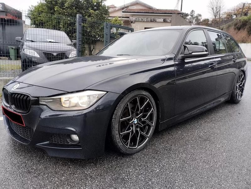 Azul escuro Usado 2013 BMW 320 Carrinha | € 14.750 (Bom preço) - Imagem 1/4