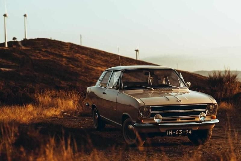 Usado Opel Kadett 60 HP (44 kW) 1972 Outra Sedan