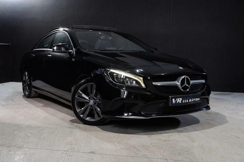 Usado Mercedes CLA180 Urban 109 HP (80 kW) 2017 Preto Sedan