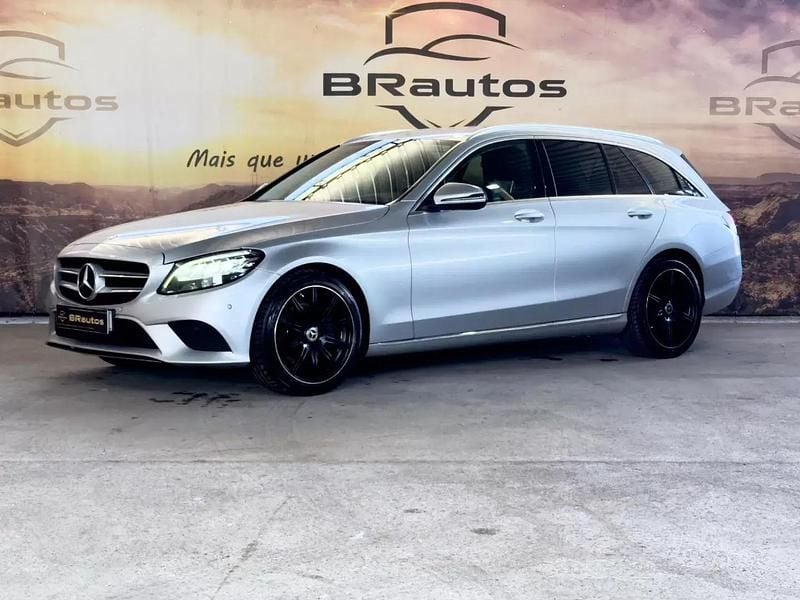 Usado Mercedes C300 Avantgarde 245 HP (180 kW) 2019 Cinza prata Carrinha