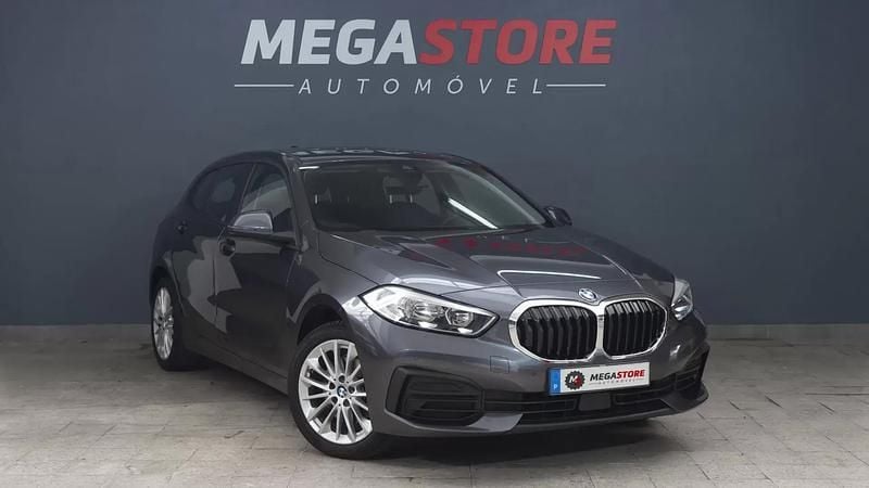 Cinzento Usado 2021 BMW 116 Citadino | € 18.350 (Super Preço) - Imagem 1/4