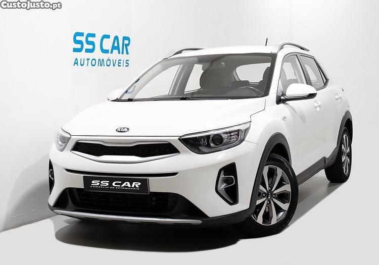 Branco Usado 2021 Kia Stonic LX SUV | € 12.490 (Bom preço) - Imagem 1/1
