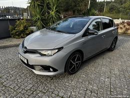 Toyota Auris Hybrid