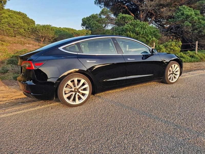 Preto Usado 2019 Tesla Model 3 Standard Range Plus Sedan | € 22.700 (Preço justo) - Imagem 1/4