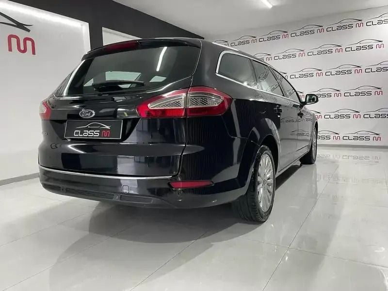 Usado Ford Mondeo Titanium 163 HP (119 kW) 2012 Preto Carrinha
