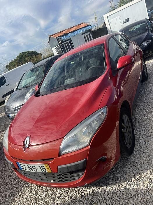 Usado 2010 Renault Mégane III Sedan | € 4.950 (Caro) - Imagem 1/4