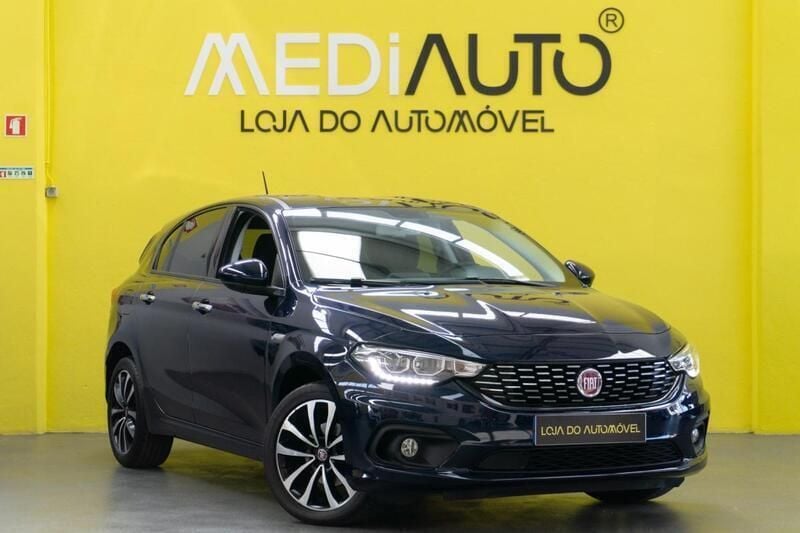 Azul Usado 2018 Fiat Tipo Lounge Citadino | € 15.890 (Preço justo) - Imagem 1/4