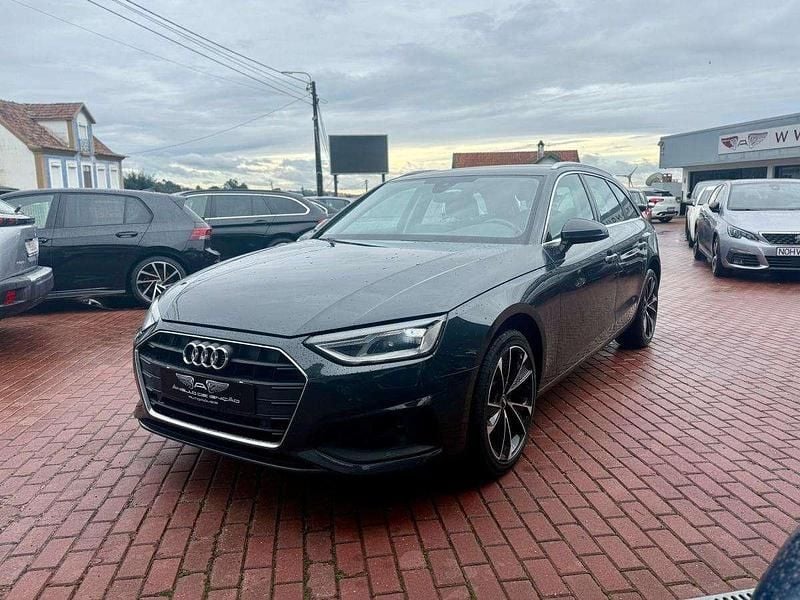 Cinza Usado 2021 Audi A4 Advanced Carrinha | € 23.900 (Preço justo) - Imagem 1/4