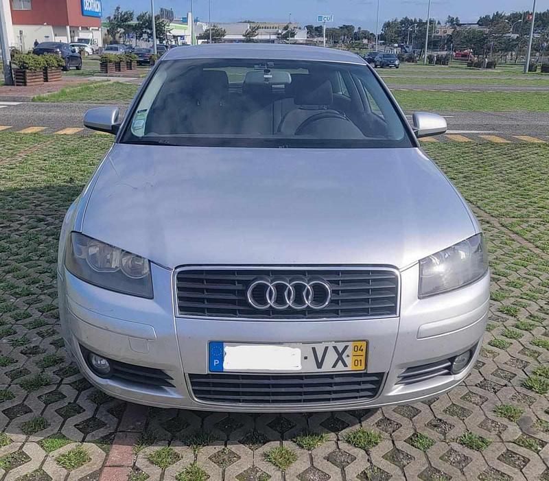 Cinzento Usado 2004 Audi A3 Citadino | € 5.950 (Preço justo) - Imagem 1/4