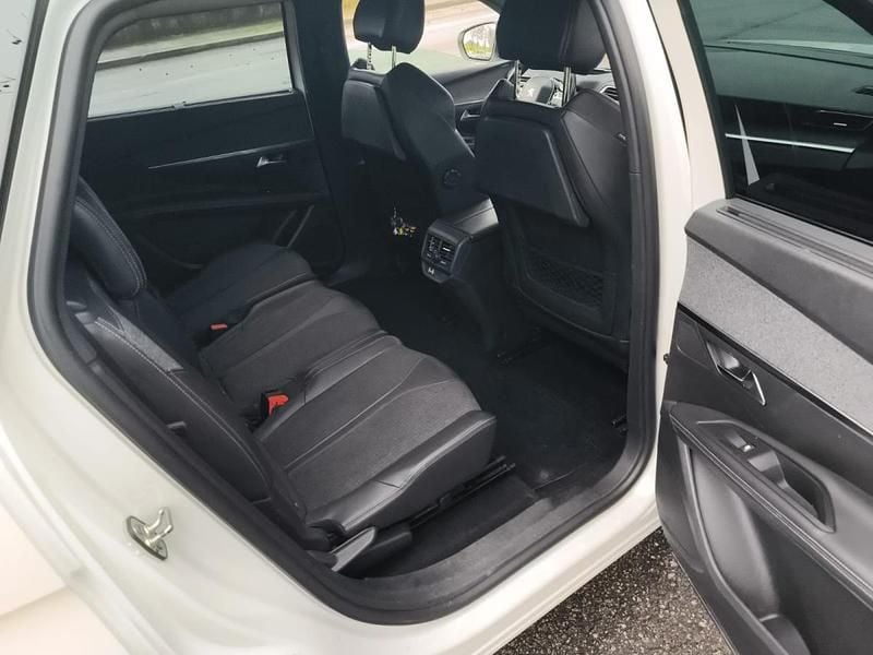 Usado Peugeot 5008 130 HP (95 kW) 2018 Branco SUV