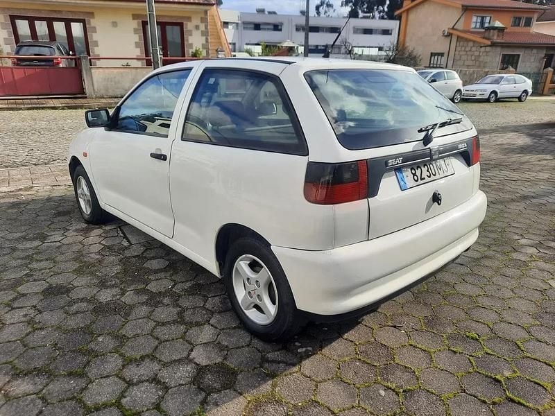 Usado Seat Ibiza 64 HP (47 kW) 1998 Branco Citadino