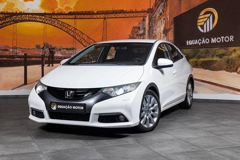 Branco Usado 2013 Honda Civic Comfort | € 11.900 (Bom preço) - Imagem 1/4