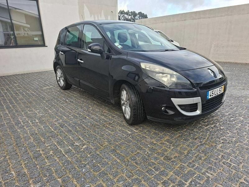 Usado Renault Scénic III Luxe 110 HP (80 kW) 2011 Monovolume