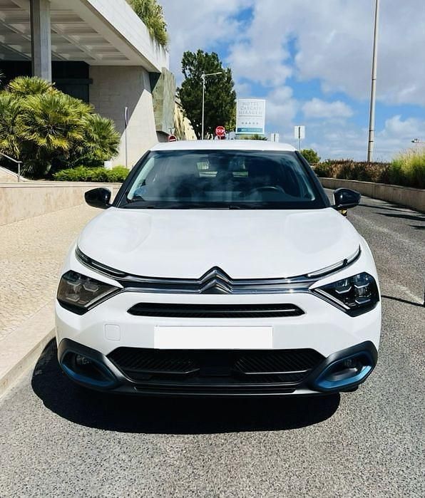 Usado 2023 Citroën e-C4 Feel Sedan | € 19.850 - Imagem 1/4