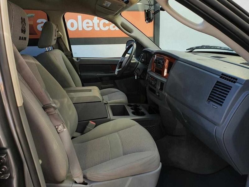 Usado Dodge Magnum 265 HP (194 kW) 2007 Cinzento Sedan