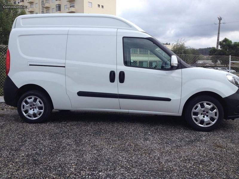 Vendido Fiat Doblo Maxi Xl 1 6 105cv Carros Usados Para Venda