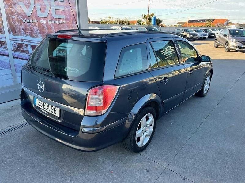 Usado Opel Astra 90 HP (66 kW) 2007 Antracite