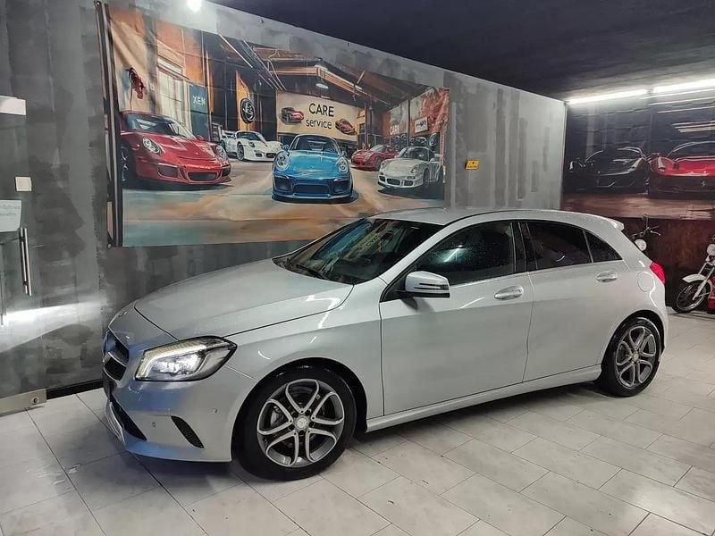Usado Mercedes A180 Style 109 HP (80 kW) 2016 Cinza Sedan