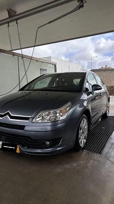 Usado 2004 Citroën C4 Exclusive Sedan | € 3.200 (Preço justo) - Imagem 1/4