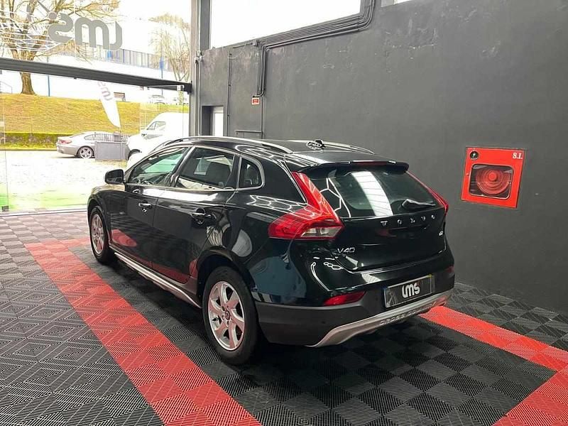 Usado Volvo V40 CC 120 HP (88 kW) 2015 Preto Carrinha