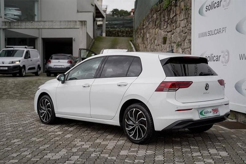 Usado VW Golf VIII Sportline 110 HP (80 kW) 2023 Branco Citadino