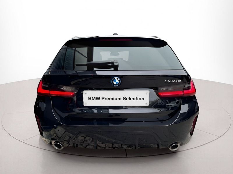 Usado BMW 320e Shadowline 204 HP (150 kW) 2024 Preto Carrinha