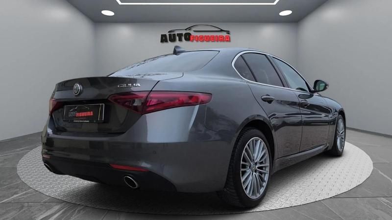 Usado Alfa Romeo Giulia Super 180 HP (132 kW) 2018 Cinza Sedan