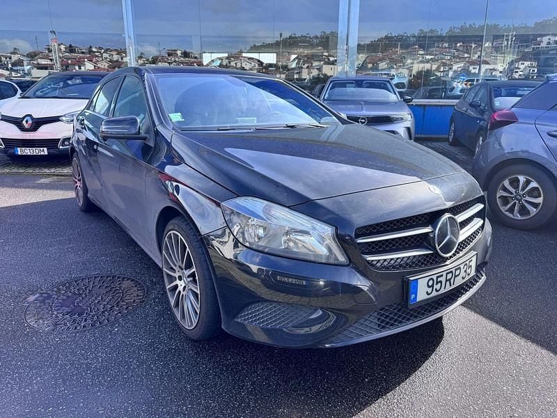 Usado Mercedes A180 Urban 109 HP (80 kW) 2015 Preto