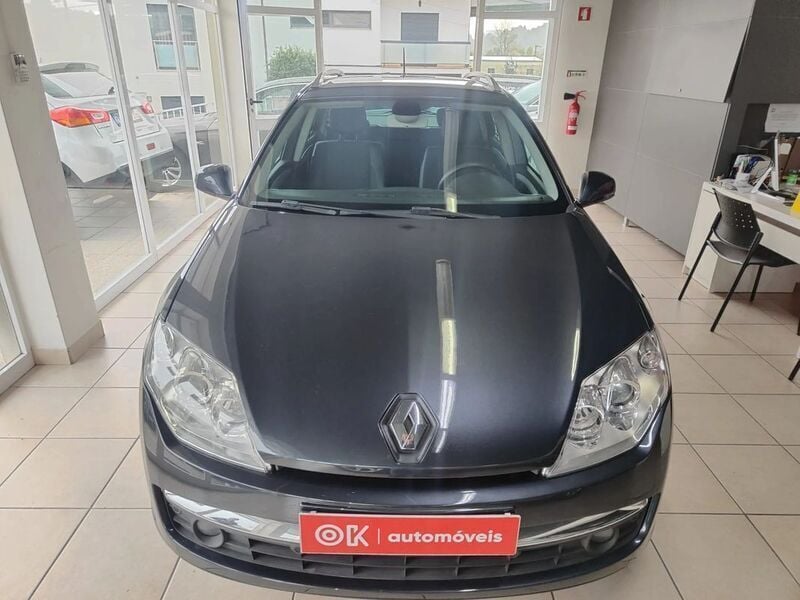 Usado Renault Laguna III Dynamique 110 HP (80 kW) 2009 Cinzento Carrinha