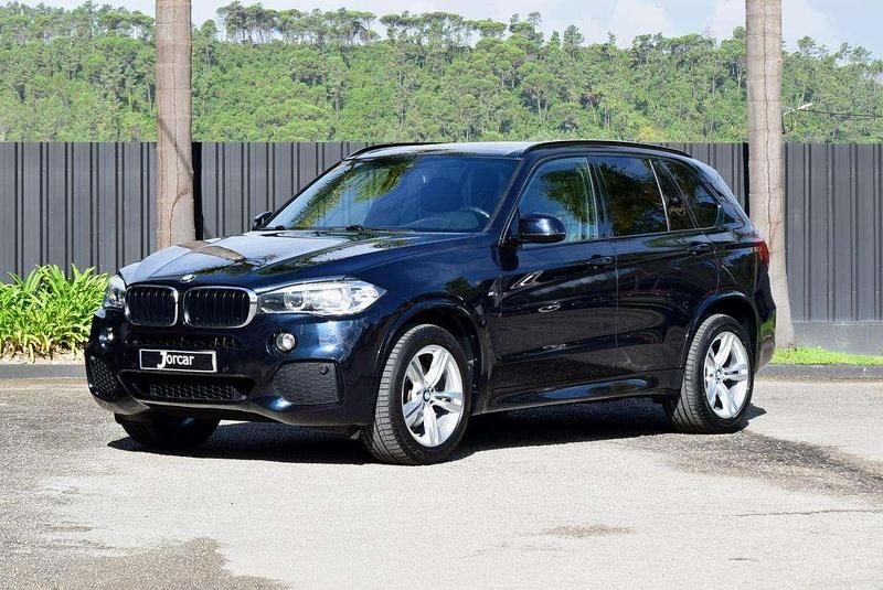 Azul Usado 2017 BMW X5 SUV | € 32.500 - Imagem 1/4