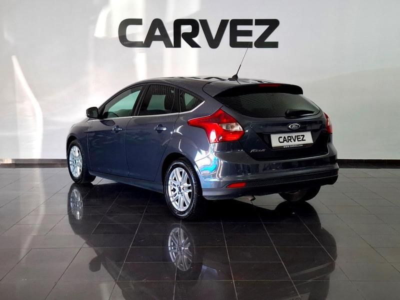 Usado Ford Focus 115 HP (84 kW) 2013 Cinzento