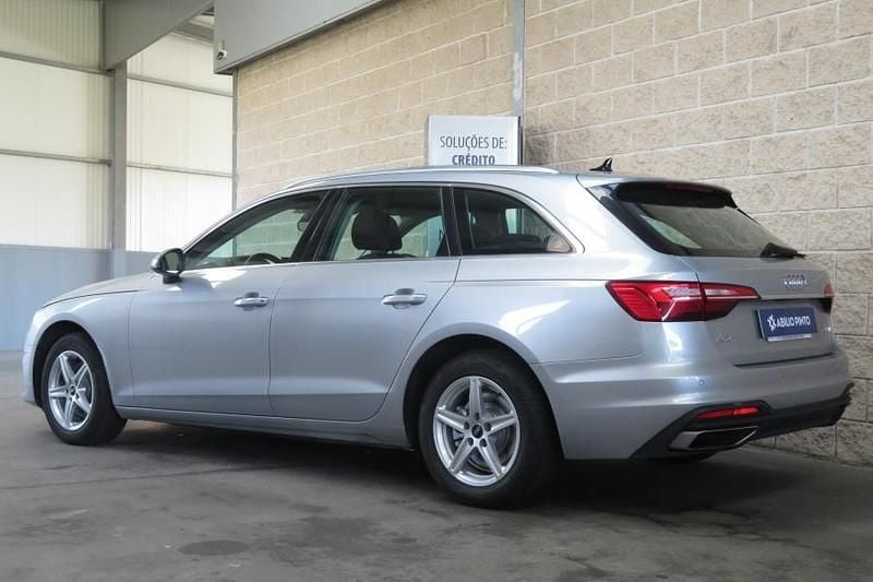 Usado Audi A4 Design 150 HP (110 kW) 2022 Cinza Carrinha