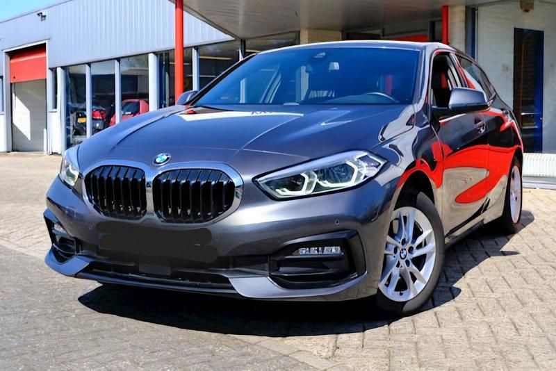 Cinza Usado 2020 BMW 116 Advantage Citadino | € 23.900 (Caro) - Imagem 1/4