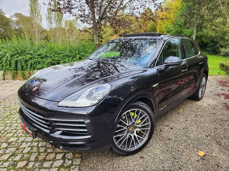 Preto Usado 2020 Porsche Cayenne SUV | € 64.000 - Imagem 1/4