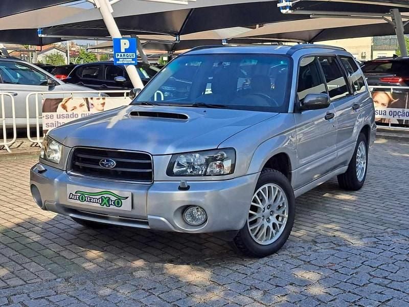 Cinza prata Usado 2002 Subaru Forester SUV | € 16.990 - Imagem 1/4