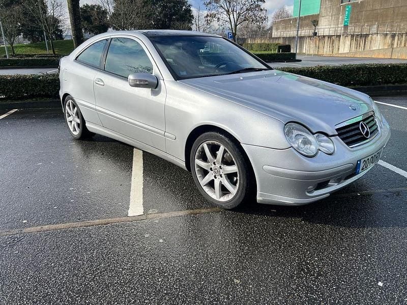 Usado 2002 Mercedes C200 | € 4.700 - Imagem 1/4