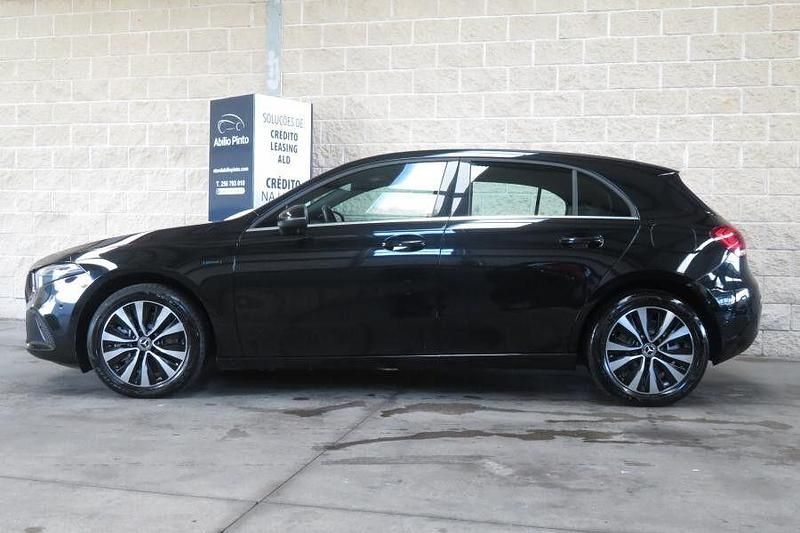 Usado Mercedes A250 Style 160 HP (117 kW) 2021 Preto