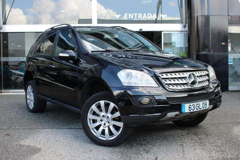 Preto Usado 2008 Mercedes ML320 SUV | € 16.500 - Imagem 1/4