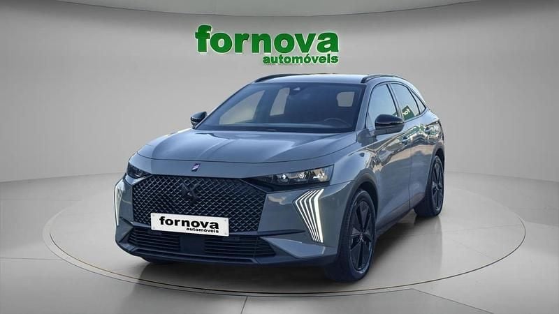 Cinza Usado 2023 DS Automobiles DS7 Crossback Performance SUV | € 37.900 - Imagem 1/4