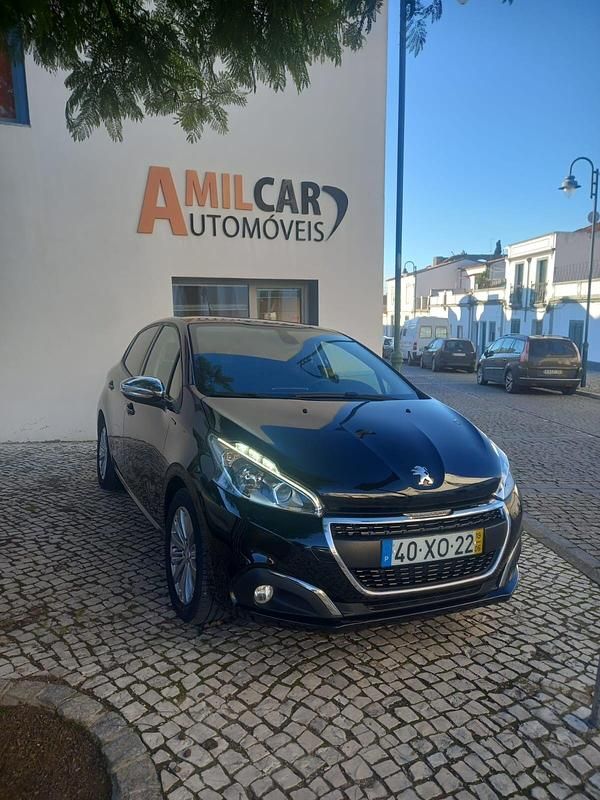 Preto Usado 2019 Peugeot 208 Signature Sky Citadino | € 13.950 (Caro) - Imagem 1/4