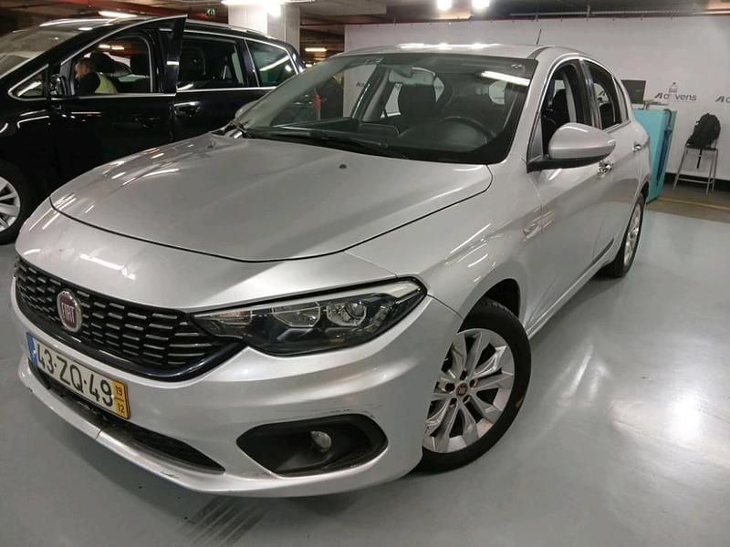 Cinzento Usado 2019 Fiat Tipo | € 8.750 (Preço justo) - Imagem 1/4