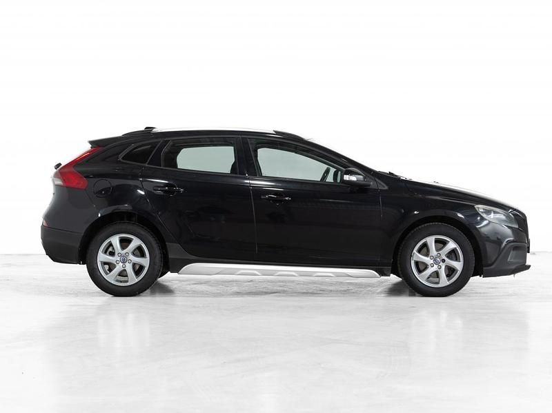 Usado Volvo V40 CC 115 HP (84 kW) 2015 Preto Carrinha