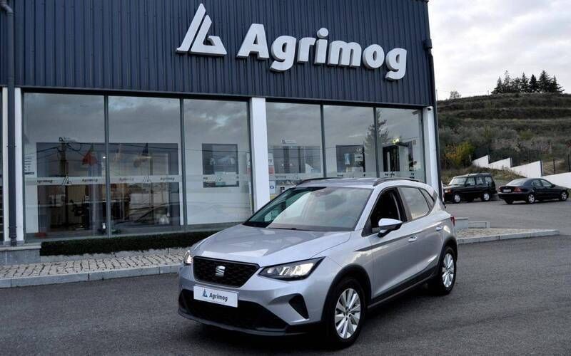 Cinza Usado 2023 Seat Arona Style SUV | € 18.800 (Preço elevado) - Imagem 1/4