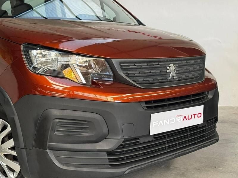 Usado Peugeot Rifter Active 130 HP (95 kW) 2019 Castanho Monovolume