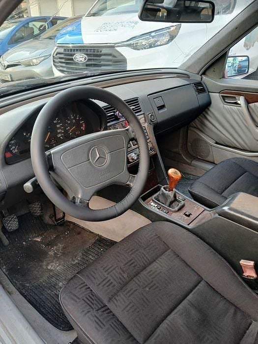 Usado Mercedes C250 113 HP (83 kW) 1994 Sedan