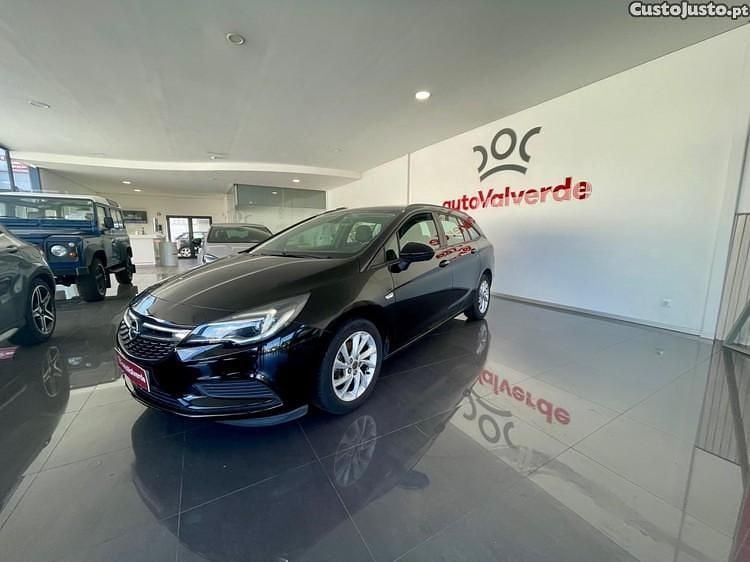 Usado Opel Astra Dynamic 110 HP (80 kW) 2018 Preto Carrinha